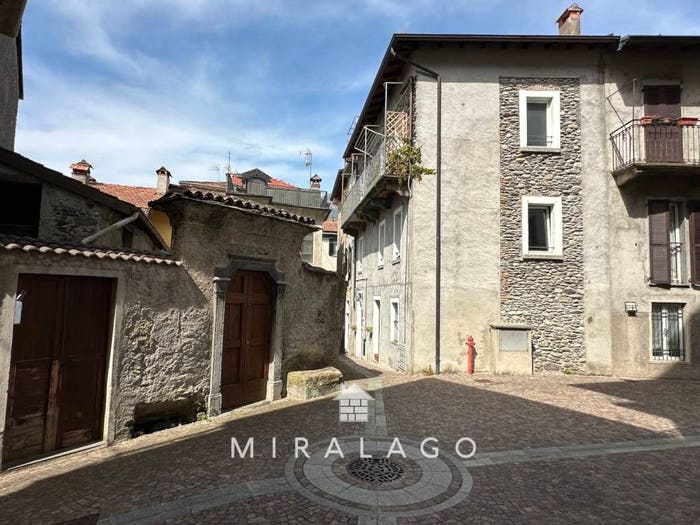 Casa quadrilocale in vendita in Via Madonnina, Centro, Dervio