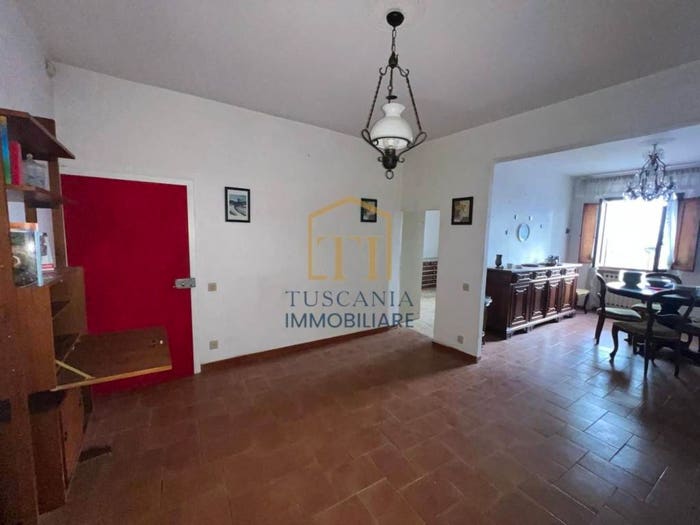 Appartamento con 5 locali in vendita in Via Aringhieri, Centro, Casole d'Elsa