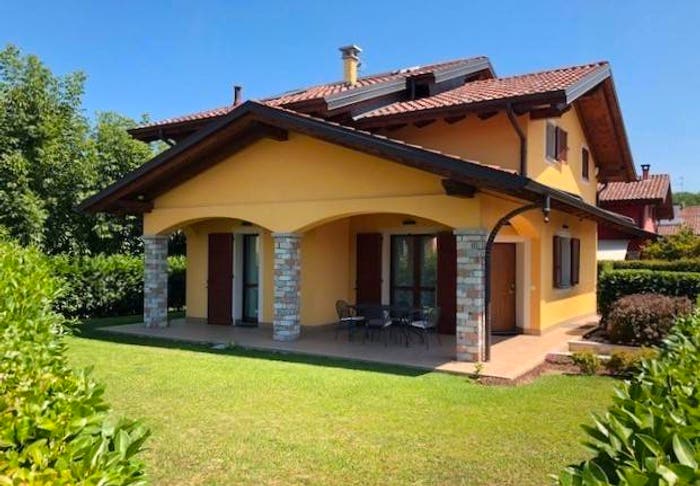 Casa con 5 locali in vendita in Via Ceserio, Oleggio Castello