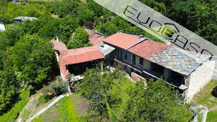 Casa con 6 locali in vendita in Via Rocco, Prarostino