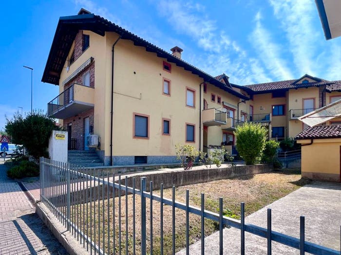 Appartamento quadrilocale in vendita in Via Tre Cunei, Albaretto della Torre