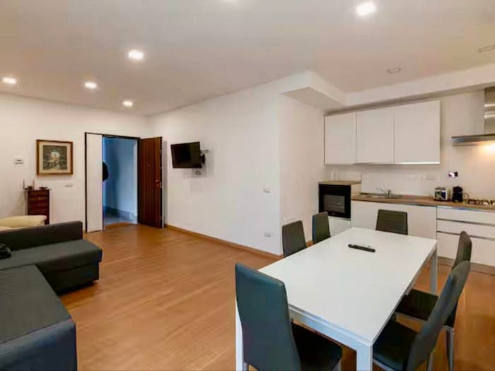 Appartamento quadrilocale in vendita in Via Alghero, Villa Fiorelli, Roma