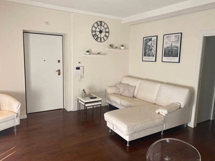 Appartamento trilocale in vendita in Via Ferdinando Martini, Pantano, Pesaro