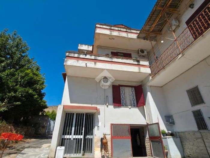 Casa con 5 locali in vendita in Via Roma, Frattamaggiore