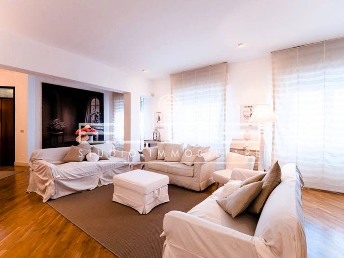 Appartamento con 5 locali in vendita in Via Loreto, Piano, Ancona
