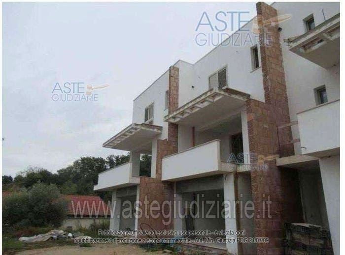 Casa con 6 locali in vendita in Via della Polveriera, Tirino, Pescara
