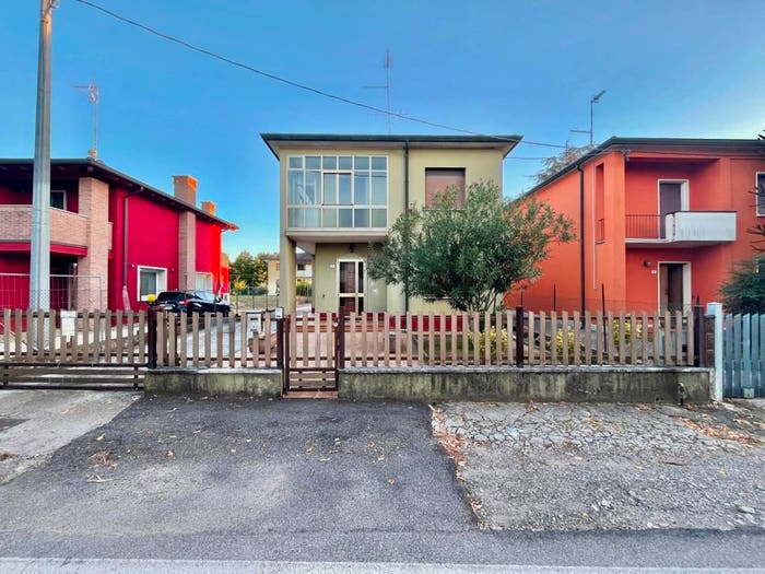 Casa con 6 locali in vendita in Via Chiesa, Centro, Nogara
