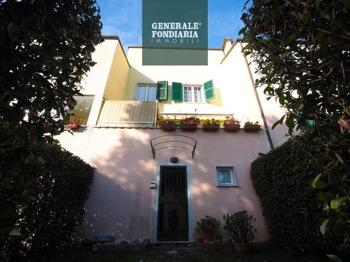 Casa con 6 locali in vendita in Via Camisano, Centro, Ameglia