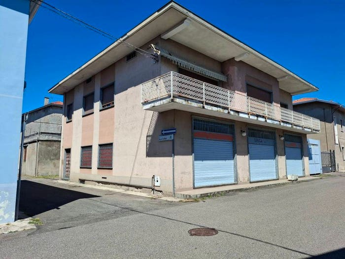 Casa con 6 locali in vendita in Via Carlo Collodi, Centro, Magnago