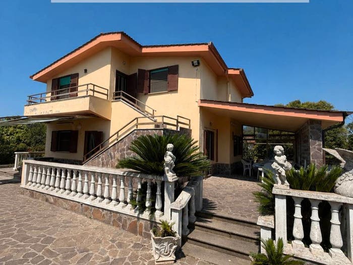Casa con 6 locali in vendita in Via Torre del Monumento, Cioccati Zucchetti, Nettuno