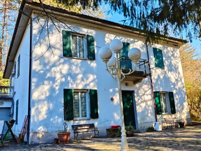 Casa con 6 locali in vendita in Strada Provinciale Massese Diramazione, Comano