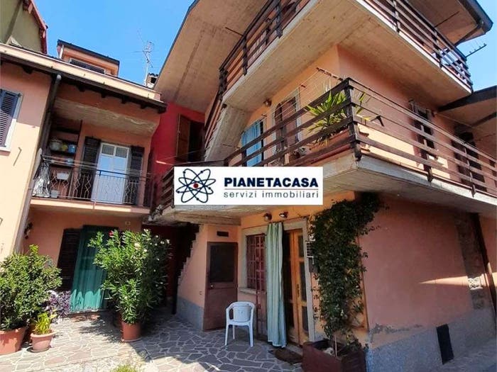 Casa trilocale in vendita in via Leone Colombi, Curno