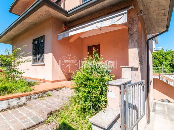 Casa quadrilocale in vendita in Via Alfonso Lamarmora, Gorla Minore