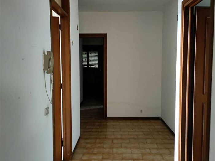 Appartamento con 6 locali in vendita in Centro, Moglia