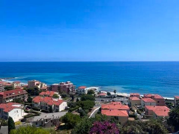 Appartamento bilocale in vendita in Strada Casai, Riva Ligure