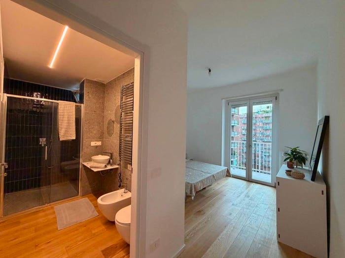 Appartamento quadrilocale in vendita in Via Antonio Panizzi, Lorenteggio, Milano
