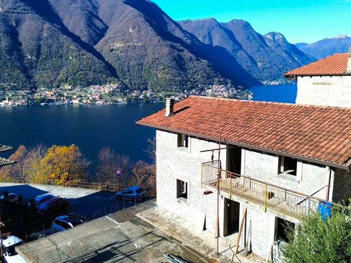 Casa quadrilocale in vendita in Via Aldo Moro, Pognana Lario