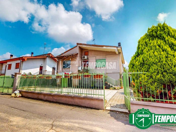 Casa quadrilocale in vendita in Via Nuova, Suardi