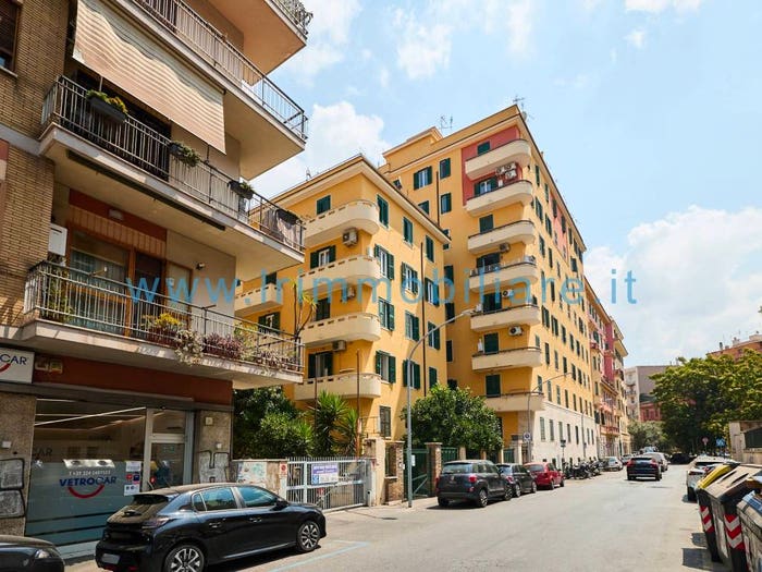 Appartamento trilocale in vendita in Via Caltagirone, San Giovanni, Roma