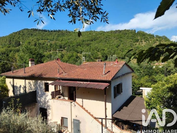 Appartamento con 6 locali in vendita in Via Fosso del Sieci, Molino Del Piano, Pontassieve