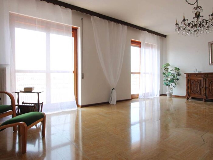 Appartamento con 5 locali in vendita in Viale San Daniele, Volontari Planis, Udine