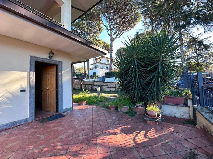 Casa con 6 locali in vendita in Via del Fico, Centro, Grottaferrata