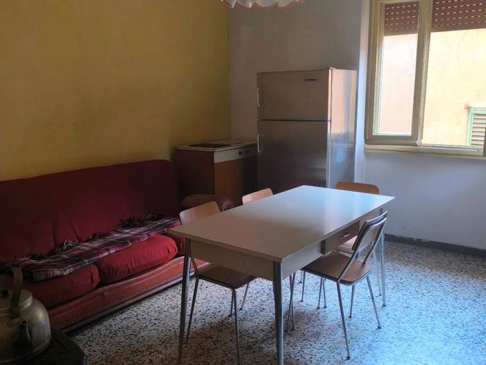 Casa con 6 locali in vendita in Via Pietro Fioroni, Lasnigo