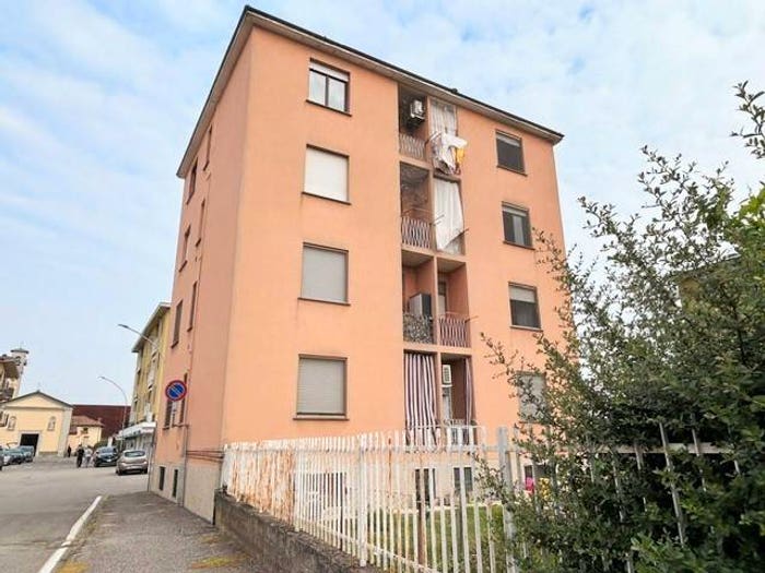 Appartamento bilocale in vendita in Via Guglielmo Marconi, Centro, Noviglio
