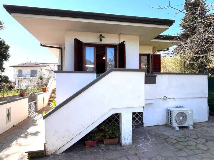 Casa con 6 locali in vendita in Piano di Mommio, Massarosa