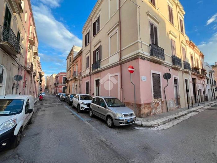 Appartamento trilocale in vendita in Via Nicolo Taccone, Centro Storico, Brindisi