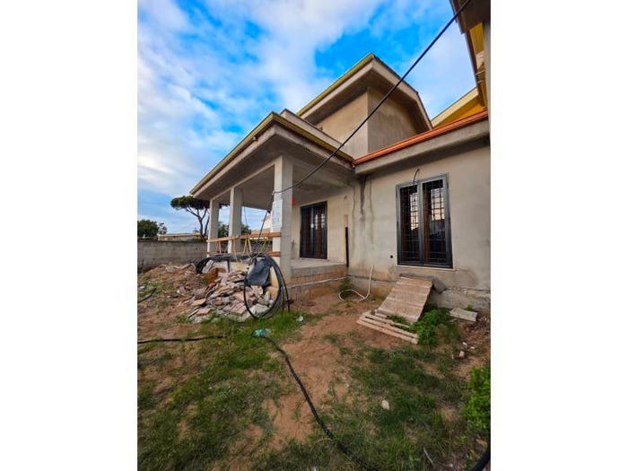 Casa trilocale in vendita in Via delle Margherite, Villaggio Giornalisti Poggio, Anzio