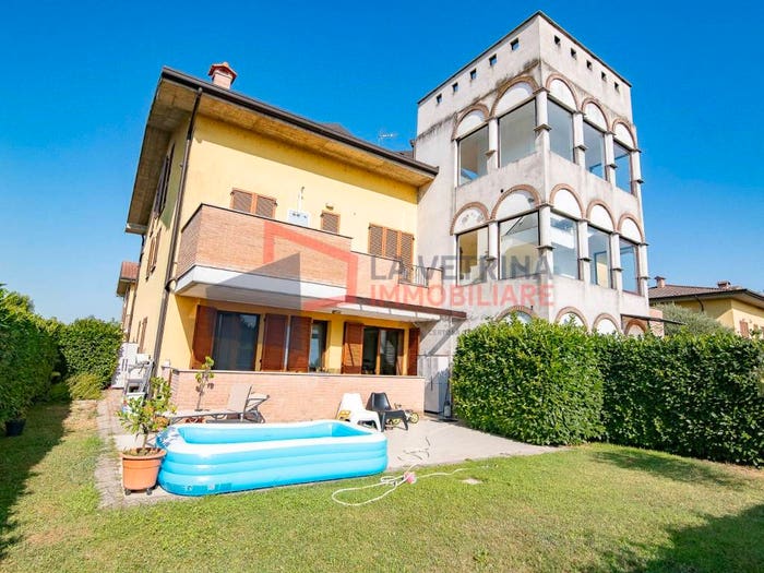 Appartamento trilocale in vendita in Via Eugenio Montale, Certosa di Pavia