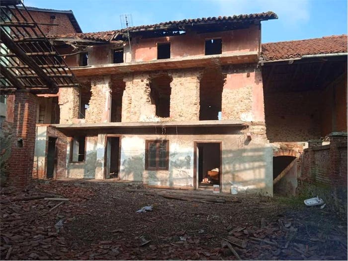 Casa con 6 locali in vendita in VICOLO SANTA MARIA, Centro, Giaveno