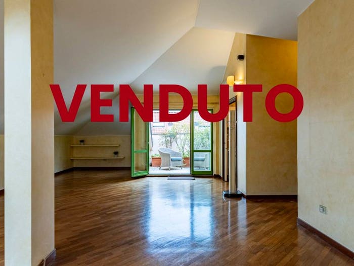 Appartamento quadrilocale in vendita in Via San Francesco d'Assisi, Centro, Arcore