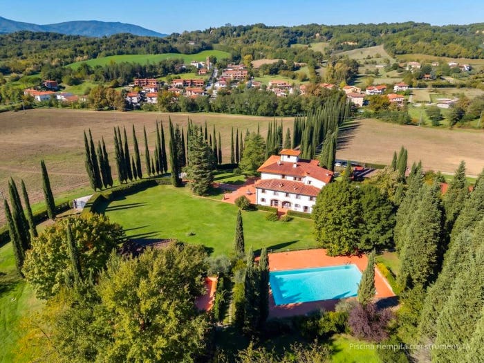Casa con 6 locali in vendita in Via Dante Alighieri, Centro, Reggello