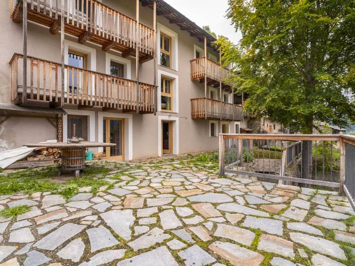 Casa con 6 locali in vendita in Frazione Borgo, Borgo, Crissolo