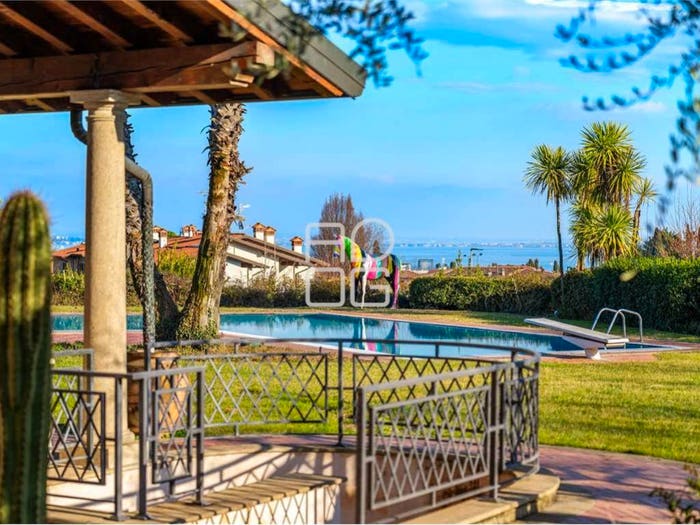 Casa con 6 locali in vendita in Via Vighenzi, Centro, Padenghe sul Garda