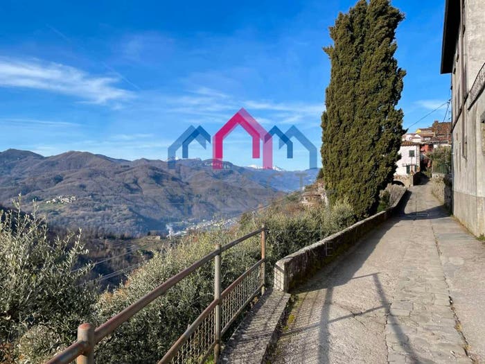 Casa con 6 locali in vendita in Lugliano, Bagni di Lucca