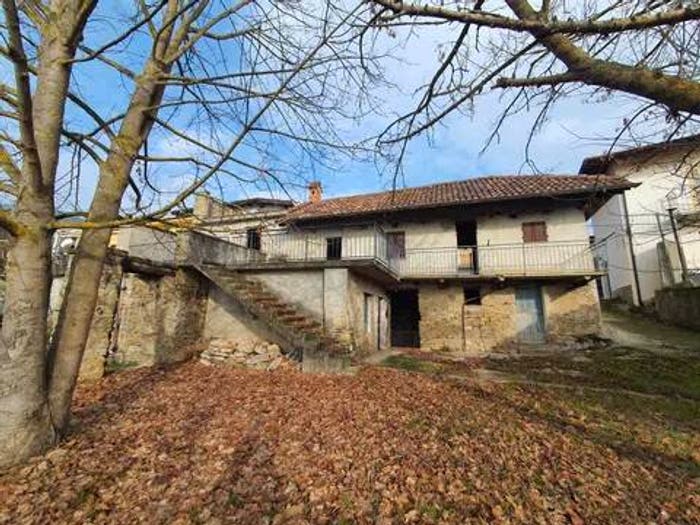 Casa con 6 locali in vendita in Torre Bormida