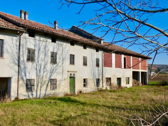 Casa con 6 locali in vendita in Centro, Calamandrana