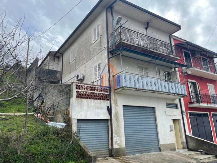 Appartamento trilocale in vendita in Via Principe Umberto, Centro, Gizzeria