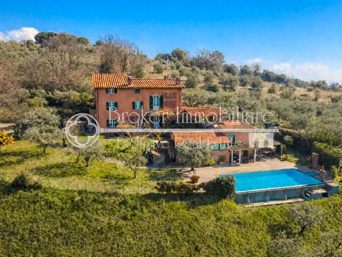 Casa con 6 locali in vendita in Via del Colle Collodi, Petrognano San Gennaro, Capannori