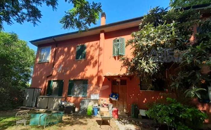 Appartamento con 6 locali in vendita in Via della Casa Rossa, Marina di Pisa, Pisa