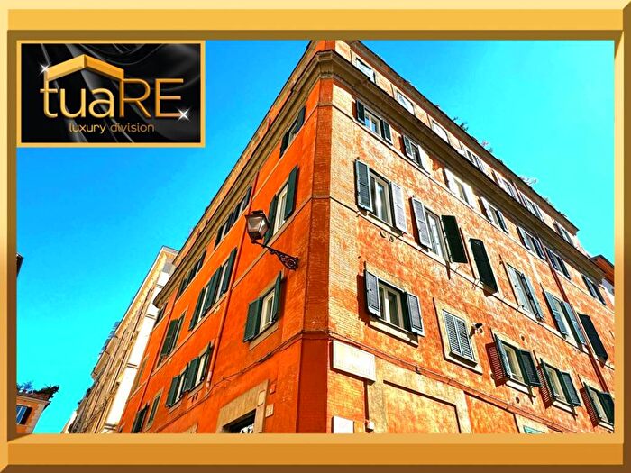 Casa trilocale in vendita in Via Del Boschetto, Monti, Roma