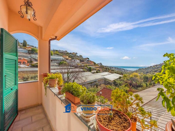 Appartamento quadrilocale in vendita in Strada Vicinale Costa Fallita, Solaro, Sanremo