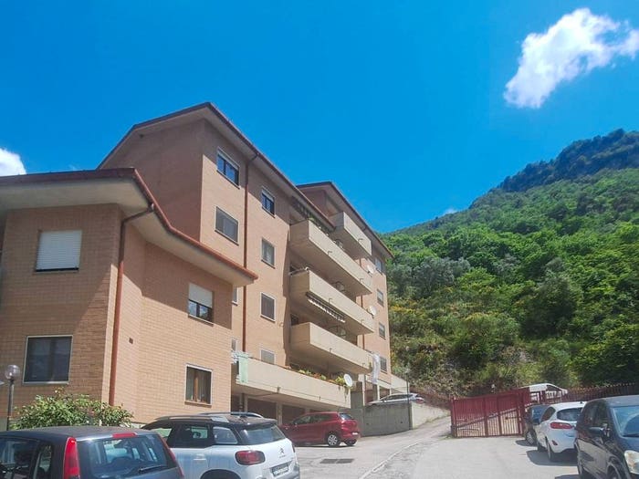 Appartamento con 5 locali in vendita in Vicolo Virgo Fidelis, Centro, Antrodoco