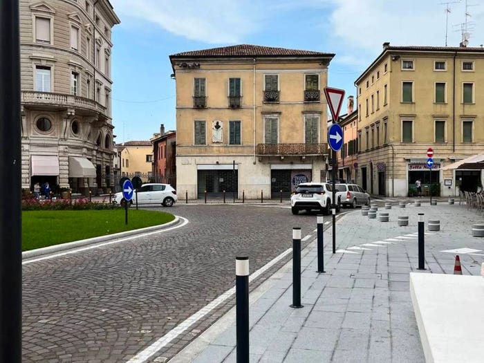 Casa in vendita in Piazza Felice Cavallotti N, Centro, Mantova