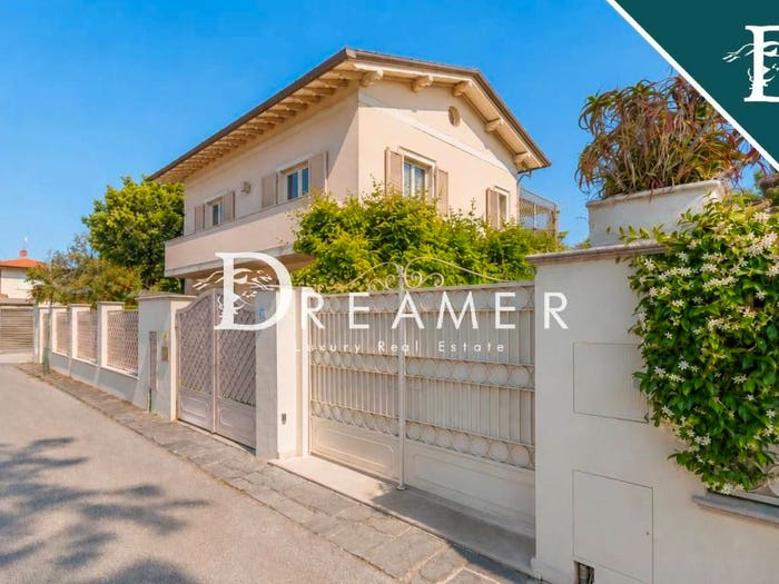 Casa con 6 locali in vendita in Via Francesco Donati E, Vittoria Apuana, Forte dei Marmi