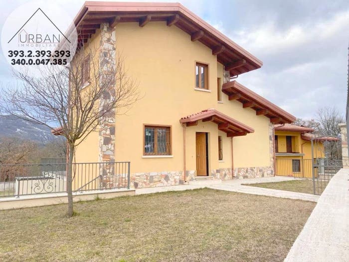 Casa con 6 locali in vendita in Borgo San Giovanni, Pizzoli