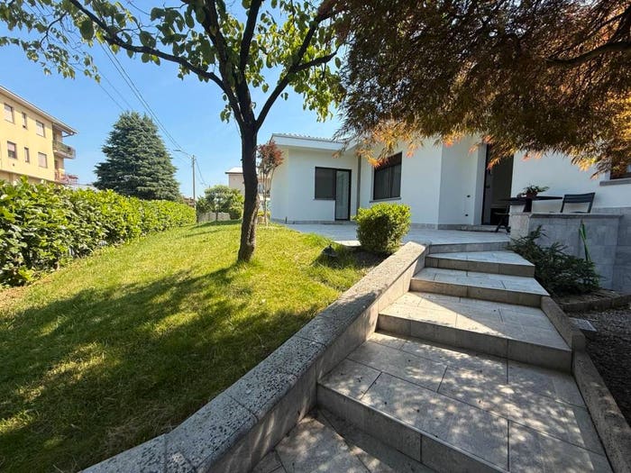 Casa con 6 locali in vendita in Via Gian Pietro Clerici, Gerenzano